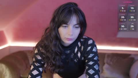 Snapshot of viktoria_storm chatting on 01-05-25, 04:27 Alisa online show from 01-05-25, 04:27