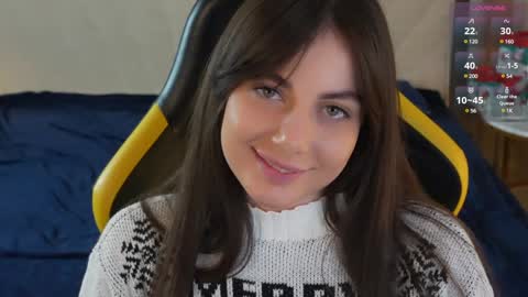 Snapshot of viktoria_storm chatting on 01-07-25, 07:06 Alisa online show from 01-07-25, 07:06