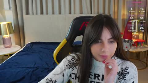 Snapshot of viktoria_storm chatting on 01-07-25, 10:08 Alisa online show from 01-07-25, 10:08