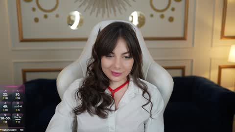 Snapshot of viktoria_storm chatting on 01-22-25, 11:10 Alisa online show from 01-22-25, 11:10