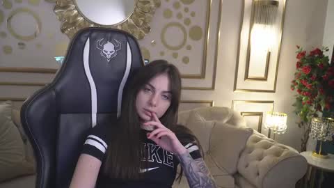 Snapshot of viktoria_storm chatting on 01-29-25, 07:32 Alisa online show from 01-29-25, 07:32