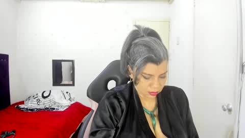 VIKY ADAMS online show from 09-25-25, 12:20