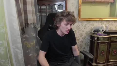 Snapshot of vince__dice chatting on 01-06-26, 04:16 Dimoooooon online show from 01-06-26, 04:16