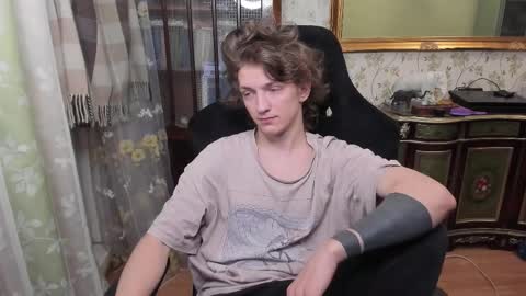 Snapshot of vince__dice chatting on 02-18-26, 11:33 Dimoooooon online show from 02-18-26, 11:33