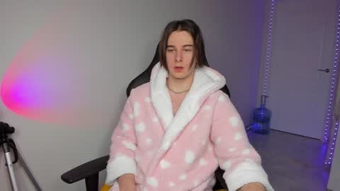 Vincent Strong online show from 01-03-25, 07:27