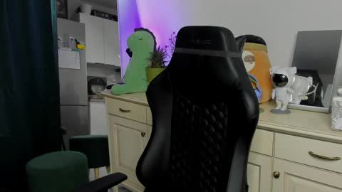 Vincent Strong online show from 04-17-26, 09:23