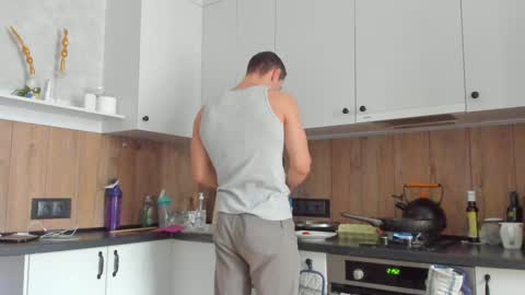 Snapshot of vincent_o chatting on 01-08-25, 09:00 Vincent. uncut 18cm online show from 01-08-25, 09:00