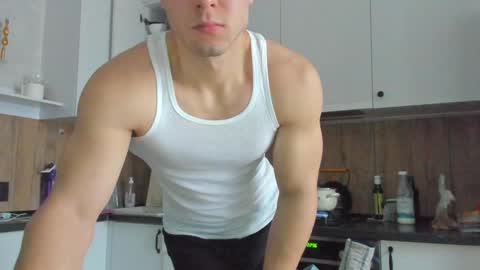 Snapshot of vincent_o chatting on 01-10-25, 08:40 Vincent. uncut 18cm online show from 01-10-25, 08:40