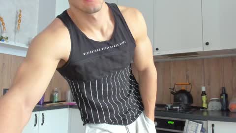 Snapshot of vincent_o chatting on 01-12-25, 08:36 Vincent. uncut 18cm online show from 01-12-25, 08:36