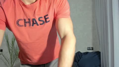 Snapshot of vincent_o chatting on 01-12-25, 03:03 Vincent. uncut 18cm online show from 01-12-25, 03:03