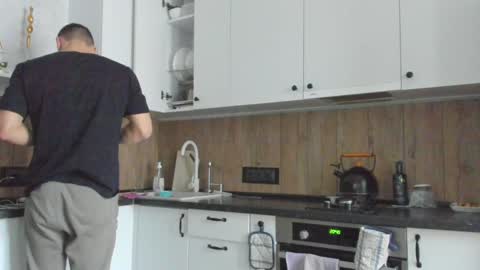 Snapshot of vincent_o chatting on 01-21-25, 08:30 Vincent. uncut 18cm online show from 01-21-25, 08:30