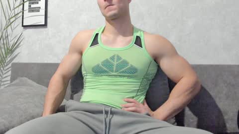 Snapshot of vincent_o chatting on 01-29-25, 03:15 Vincent. uncut 18cm online show from 01-29-25, 03:15