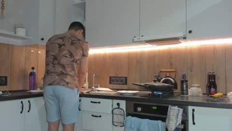 Snapshot of vincent_o chatting on 01-31-25, 05:10 Vincent. uncut 18cm online show from 01-31-25, 05:10