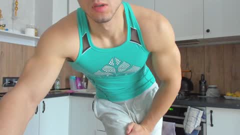 Snapshot of vincent_o chatting on 02-06-25, 08:50 Vincent. uncut 18cm online show from 02-06-25, 08:50