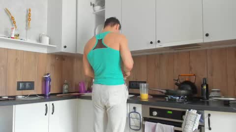 Snapshot of vincent_o chatting on 02-15-25, 09:05 Vincent. uncut 18cm online show from 02-15-25, 09:05