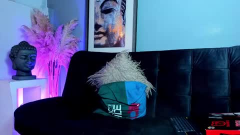 Snapshot of vincentsartori chatting on 10-31-25, 01:17 Vincent Sartori online show from 10-31-25, 01:17