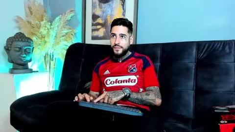 Snapshot of vincentsartori chatting on 11-19-25, 09:15 Vincent Sartori online show from 11-19-25, 09:15