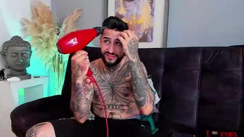 Snapshot of vincentsartori chatting on 11-30-25, 05:39 Vincent Sartori online show from 11-30-25, 05:39