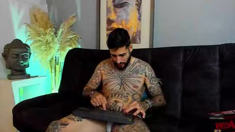 Snapshot of vincentsartori chatting on 12-03-25, 07:56 Vincent Sartori online show from 12-03-25, 07:56