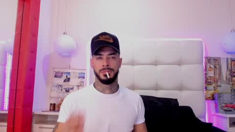 Snapshot of vinzenzrizzo chatting on 07-10-26, 01:25 ---Vinzen--- online show from 07-10-26, 01:25