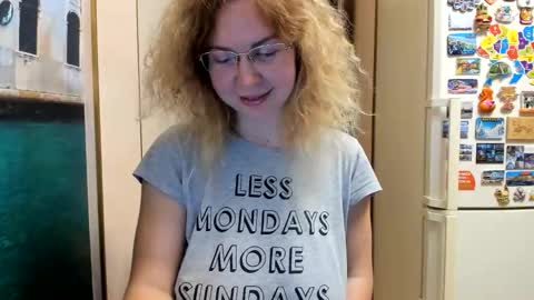 Snapshot of viodetta chatting on 10-26-25, 03:40 viodetta online show from 10-26-25, 03:40