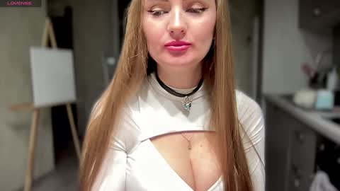 Funny  girl online show from 01-08-25, 04:00