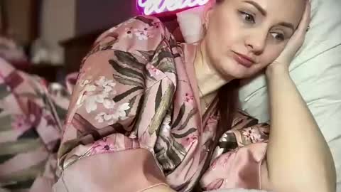 Funny  girl online show from 02-17-25, 04:04