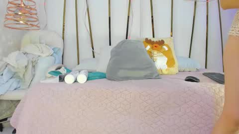 violeet_gray online show from 11-27-25, 11:34