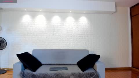 Violett  Everyday From 0530 to 1430 Col Time online show from 01-14-25, 10:48