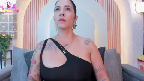 Snapshot of violeet_scottt chatting on 07-16-26, 10:10 Violette online show from 07-16-26, 10:10