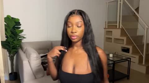 Fantasy Black Girl online show from 10-03-25, 04:09