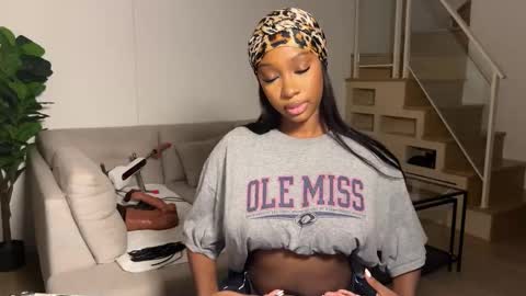 Fantasy Black Girl online show from 11-04-25, 06:56