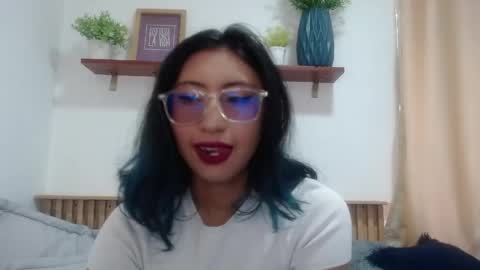 V I O L E T  online show from 05-29-26, 02:26