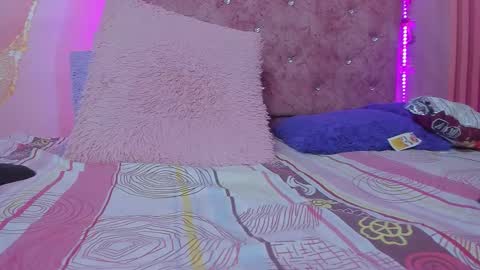 Snapshot of violet__taylor_ chatting on 10-20-25, 02:34 violet__taylor_ online show from 10-20-25, 02:34