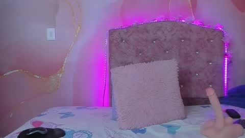 Snapshot of violet__taylor_ chatting on 10-23-25, 02:22 violet__taylor_ online show from 10-23-25, 02:22