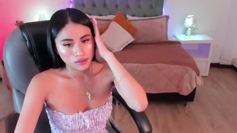 violet_anderson_ online show from 07-30-26, 07:57