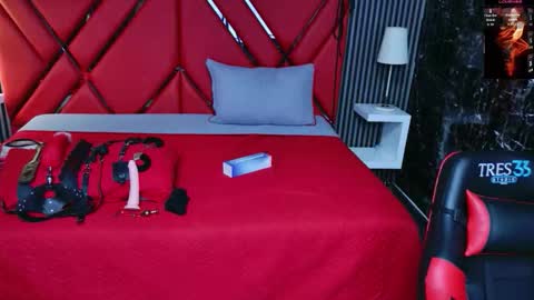 Violet online show from 03-28-26, 01:22