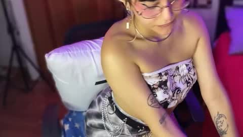 Violete Hentai01 online show from 03-02-25, 11:09