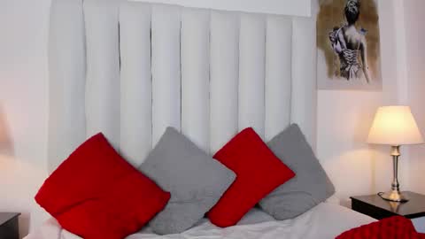 Snapshot of violet_queen2 chatting on 02-18-26, 06:59 Mary online show from 02-18-26, 06:59