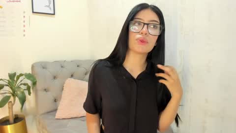  Violet  online show from 05-27-26, 06:16