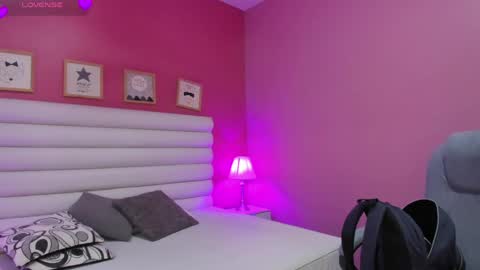 violet_sinclair online show from 05-26-26, 11:06