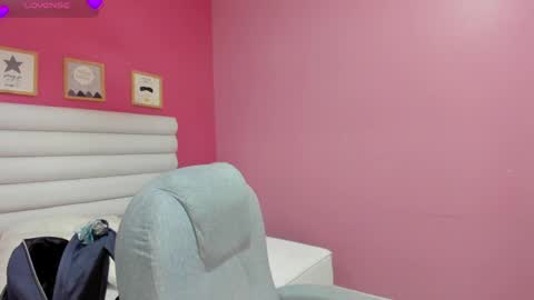 violet_sinclair online show from 06-06-26, 11:37