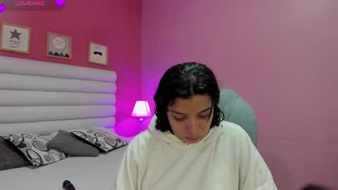 violet_sinclair online show from 06-20-26, 11:02