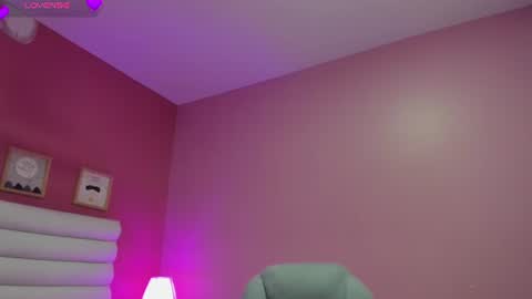 violet_sinclair online show from 06-23-26, 11:19