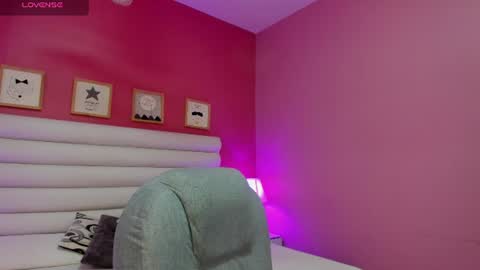 violet_sinclair online show from 07-23-26, 12:03