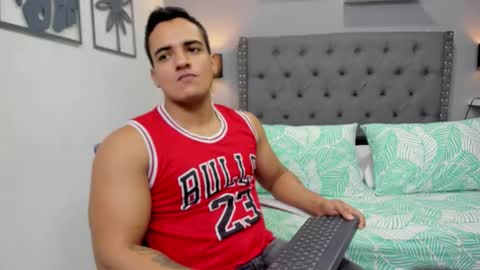 VIOLETA AND MAXX online show from 10-25-25, 02:19