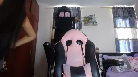 violeta.. online show from 11-30-25, 04:22