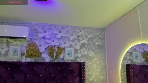Snapshot of violeta_medina chatting on 04-23-26, 02:57 violeta_medina online show from 04-23-26, 02:57