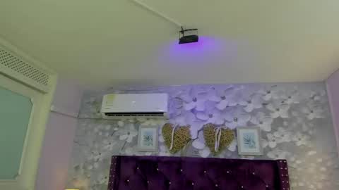Snapshot of violeta_medina chatting on 04-30-26, 03:02 violeta_medina online show from 04-30-26, 03:02