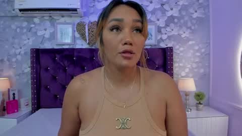 Snapshot of violeta_medina chatting on 06-23-26, 03:15 violeta_medina online show from 06-23-26, 03:15